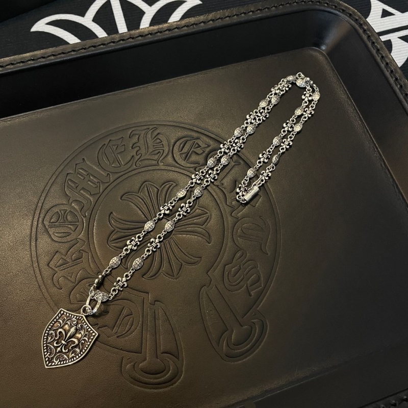 Ch**me He**ts necklaces